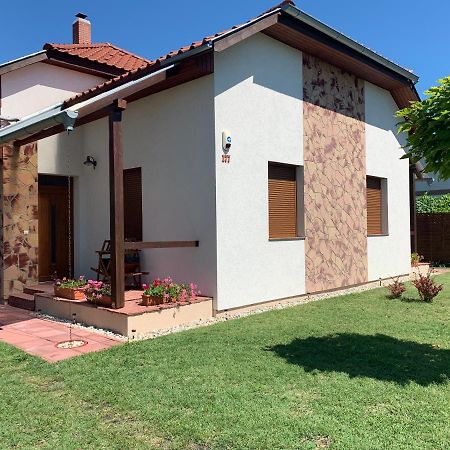 Laszlo Nyaralohaz Balatonfenyves Exterior foto
