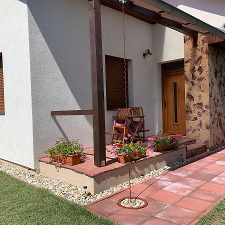 Laszlo Nyaralohaz Balatonfenyves Exterior foto