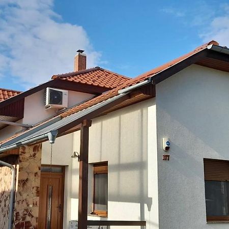 Laszlo Nyaralohaz Balatonfenyves Exterior foto