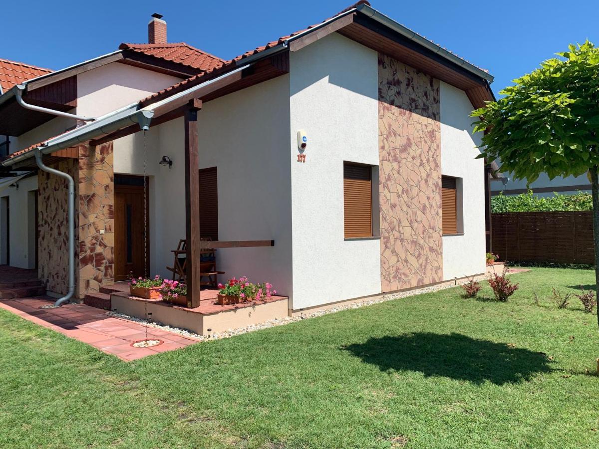 Laszlo Nyaralohaz Balatonfenyves Exterior foto