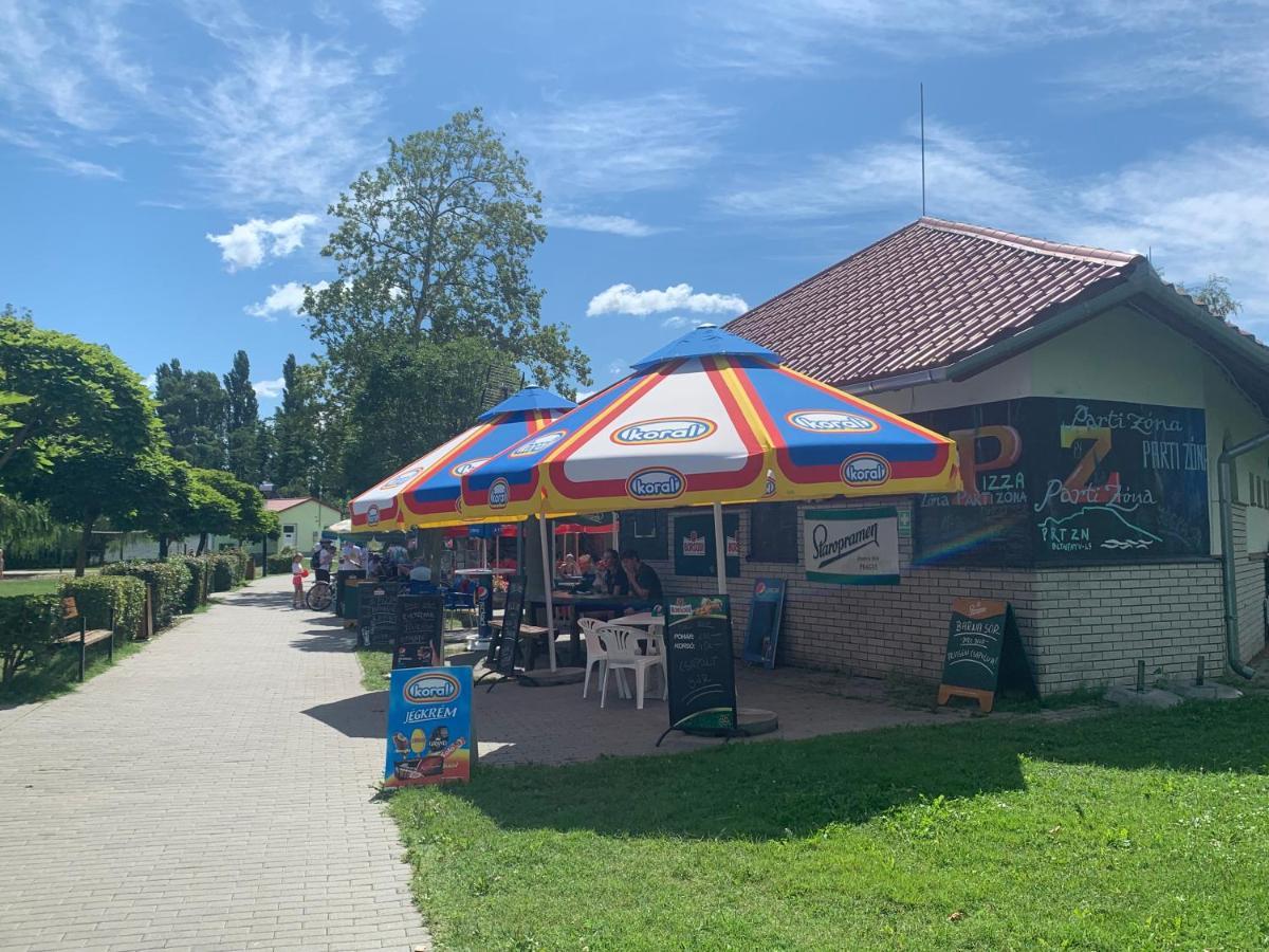 Laszlo Nyaralohaz Balatonfenyves Exterior foto