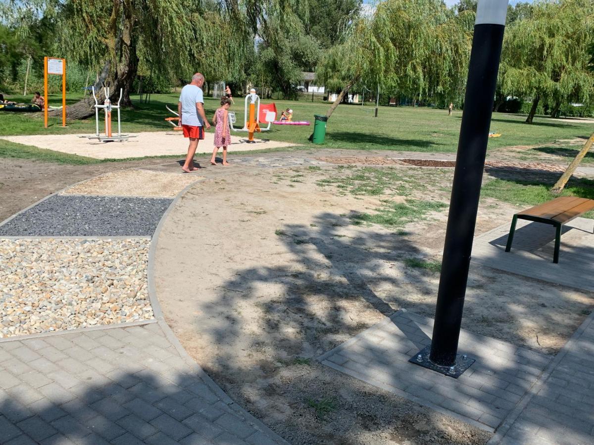 Laszlo Nyaralohaz Balatonfenyves Exterior foto