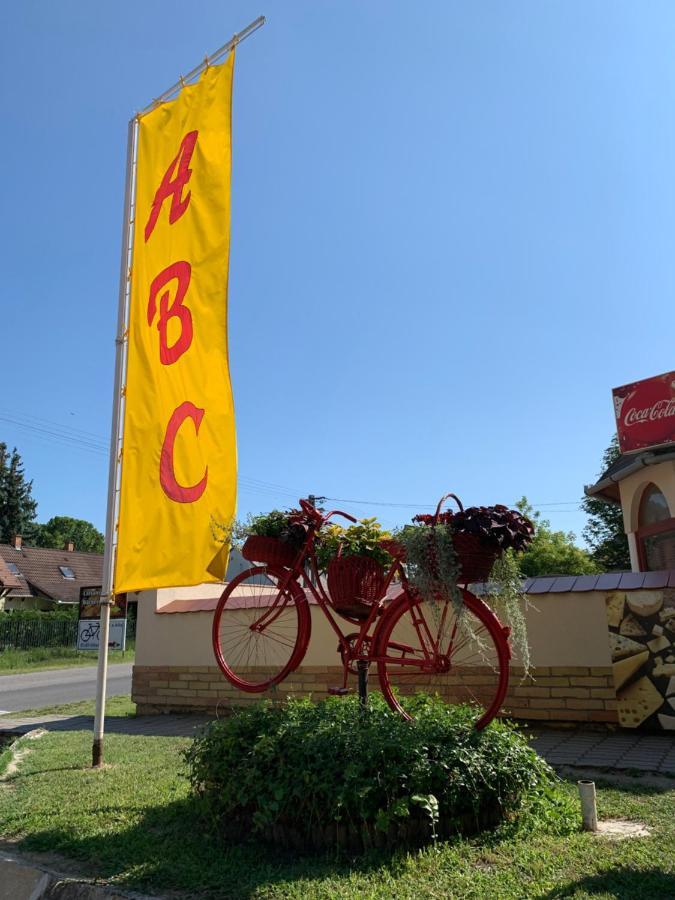 Laszlo Nyaralohaz Balatonfenyves Exterior foto