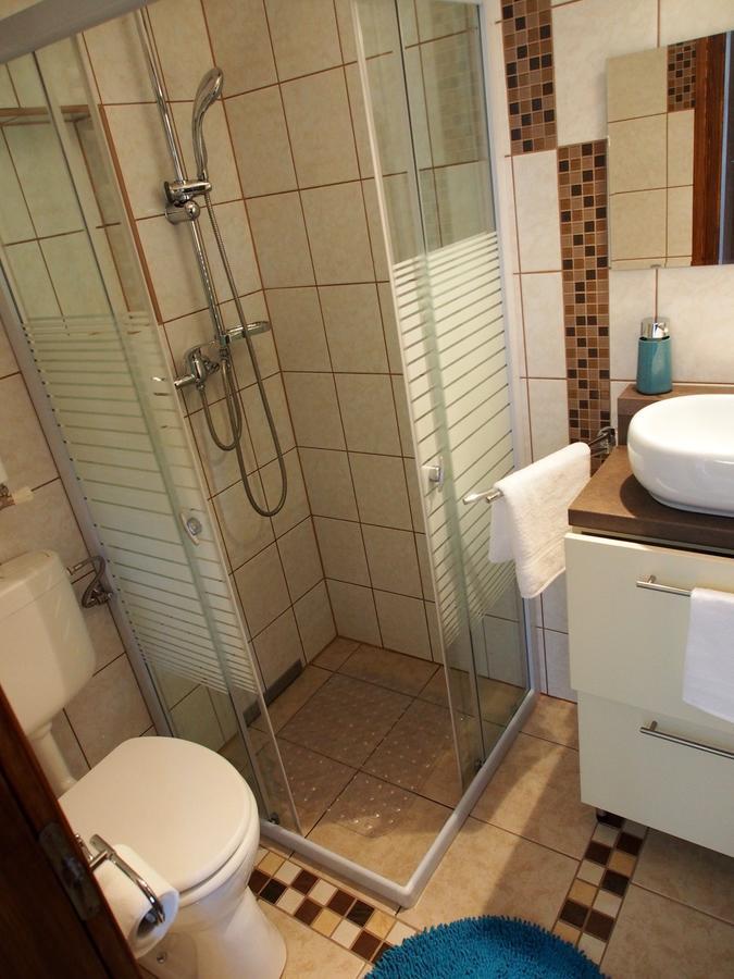 Laszlo Nyaralohaz Balatonfenyves Exterior foto