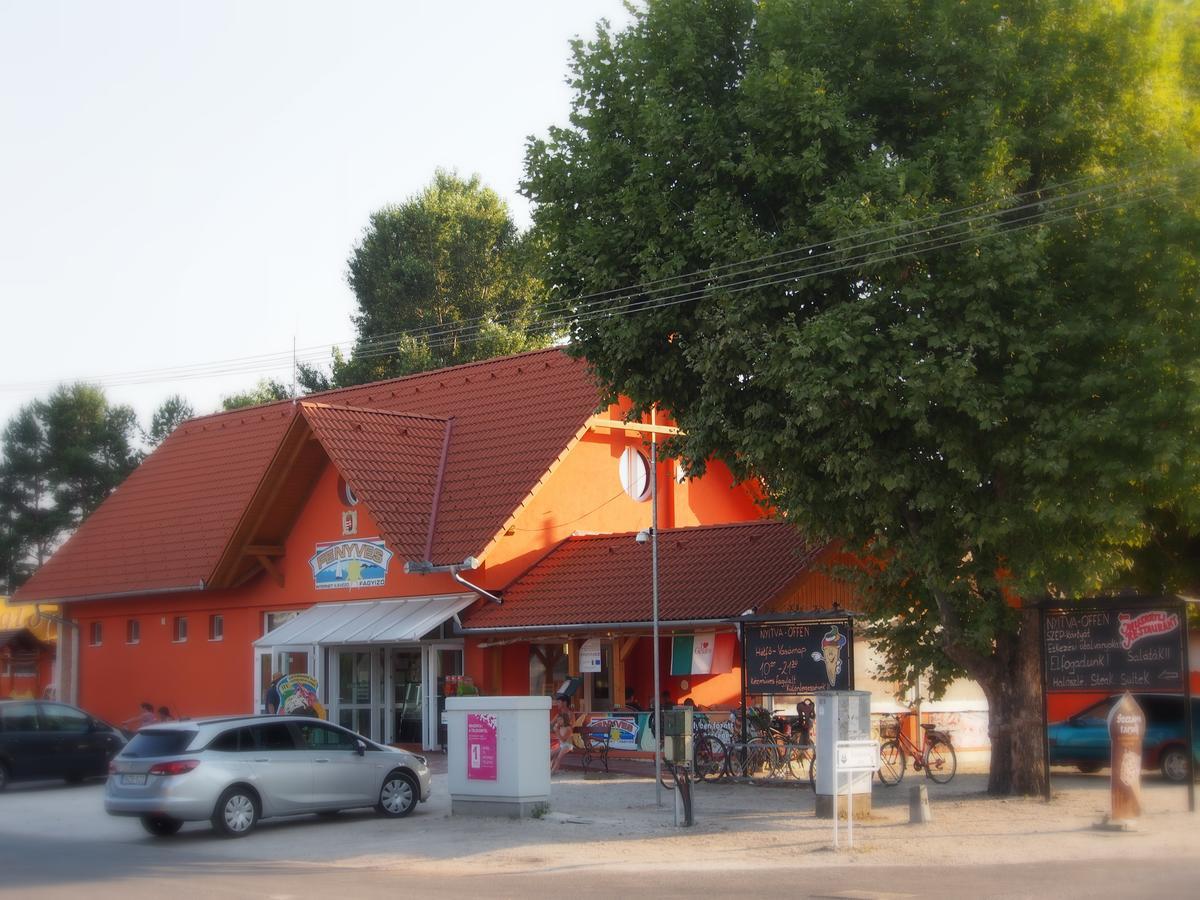 Laszlo Nyaralohaz Balatonfenyves Exterior foto