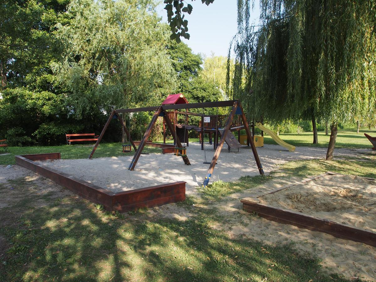Laszlo Nyaralohaz Balatonfenyves Exterior foto