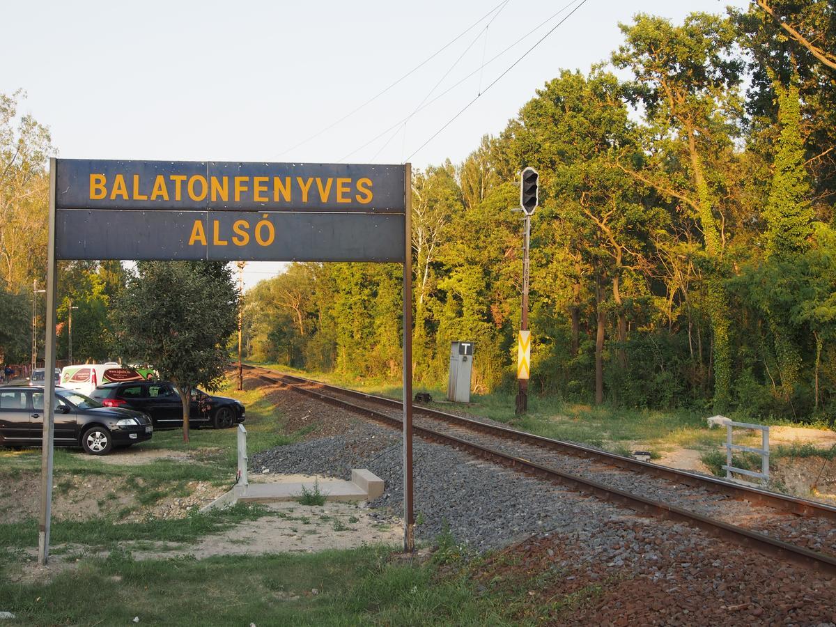Laszlo Nyaralohaz Balatonfenyves Exterior foto